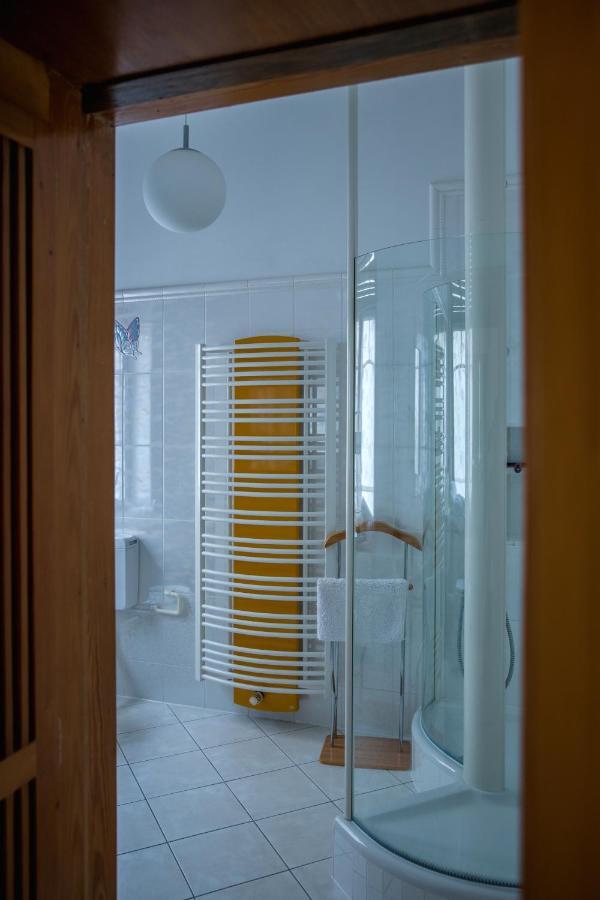 Gruene Villa Wellness & Spa Бад-Кройцнах Экстерьер фото